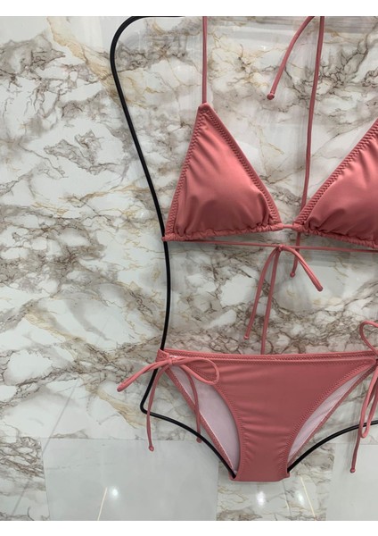 Kadın Gül Kurusu Likralı Yandan Boyundan Bağlamalı Şık İpli Üçgen Bikini Takım fiyatları