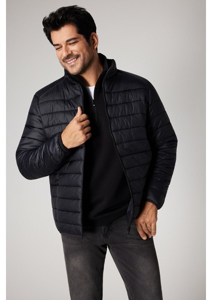 Rüzgar Geçirmez Taşınabilir Çantalı Sıcak Tutan Hafif Standart Fit Elyaf Dolgulu Şişme Erkek Mont