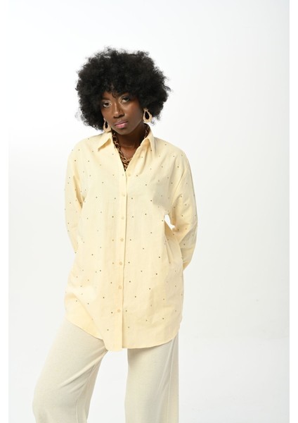 Kadın Taş Işlemeli Düz Renk Oversize Kesim Gömlek