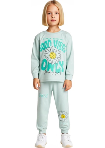 Kız Çocuk Konforlu Pijama Seti Çiçekli Detaylar ve Yumuşak Dokunuş Kaliteli Şık Rahat