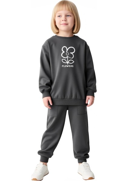 Kız Çocuk Pamuklu Örme Takım Çiçek Detaylı Bisiklet Yaka Üst ve Eşofman Altı Kaliteli Şık Rahat