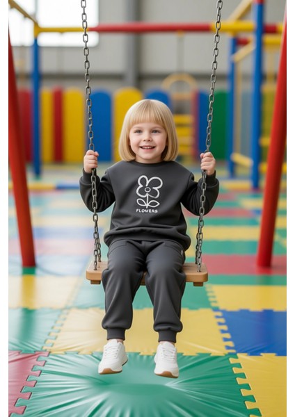 Kız Çocuk Pamuklu Örme Takım Çiçek Detaylı Bisiklet Yaka Üst ve Eşofman Altı Kaliteli Şık Rahat fiyatları