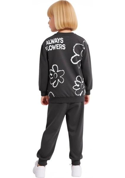 Kız Çocuk Pamuklu Örme Takım Çiçek Detaylı Bisiklet Yaka Üst ve Eşofman Altı Kaliteli Şık Rahat