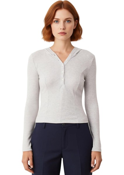 Kadın Vücuda Oturan Kapüşonlu Düğmeli Uzun Kollu Örme Üst Kaliteli Şık Rahat Modern Zarif Günlük