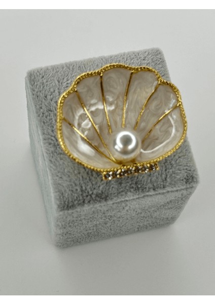 Beyaz Sedef Yansımalı Istiridye Figürlü Inci Detaylı Gold Broş fiyatları