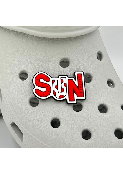 Terlik Süsü ve Aksesuarı , Çanta Süsü – Jibbitz 3D Sun Yazılı Görsel Logo Aksesuar