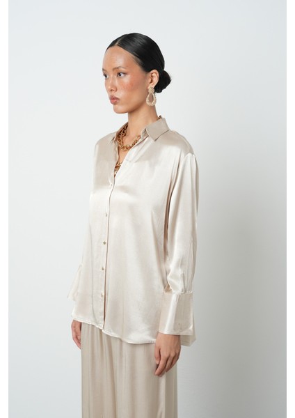 Kadın V Yaka Açık Bej Renk Düz %100 Viskoz Altın Düğmeli Gömlek fiyatları
