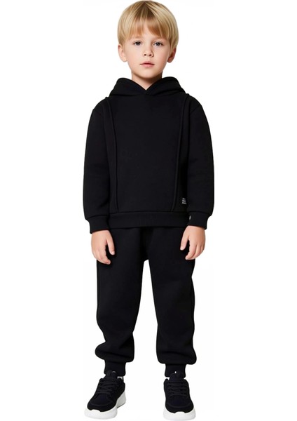 Erkek Çocuk Iki Parçalı Kapüşonlu Sweatshirt ve Eşofman Takımı Günlük Kullanım Için Ideal Seçenek