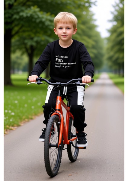 Genç Erkek Sloganlı Sweatshirt ve Jogger Pantolon Kombinasyonu Kaliteli Şık Rahat modelleri