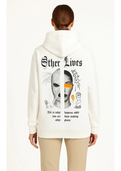 Kadın Kapşonlu Sweatshirt – Oversize Üç Iplik Şardonlu Hoodie, “other Lives” Ön & Arka Baskılı, Kanguru Cepli, Kışlık Rahat Günlük Stil - Beyaz modelleri
