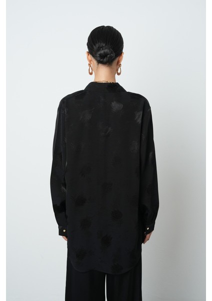 Kadın Siyah Renk Lale Desenli Oversize Kesim Gömlek indirimleri