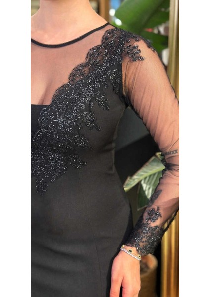 Siyah Yuvarlak Yaka Uzun Kollu Yırtmaçlı Düz Kesim Likralı Krep Uzun Abiye Elbise 11028-01 fırsatları