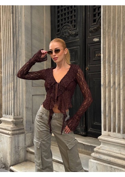 Siyah Dantel Bağlama Detaylı Bluz fiyatları