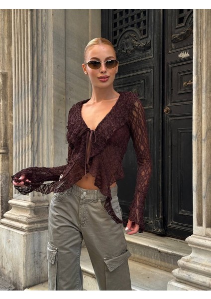Siyah Dantel Bağlama Detaylı Bluz fırsatları