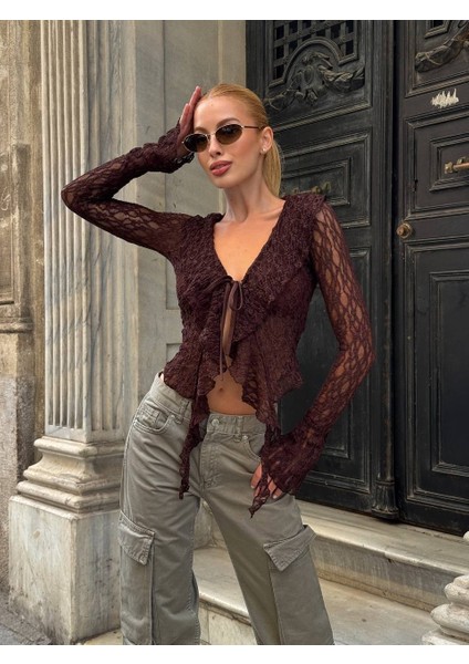 Siyah Dantel Bağlama Detaylı Bluz indirimleri