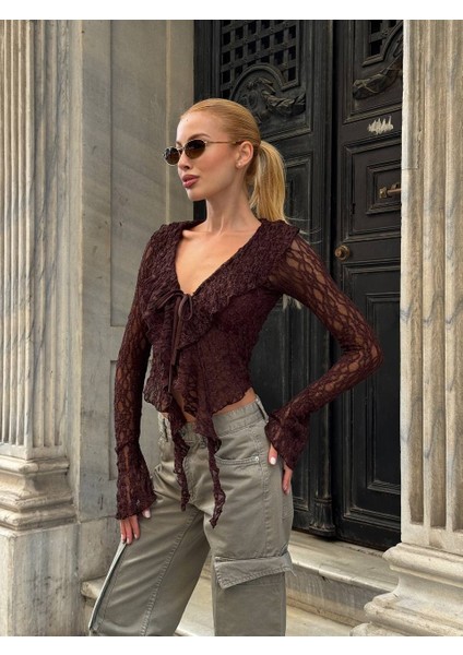 Siyah Dantel Bağlama Detaylı Bluz