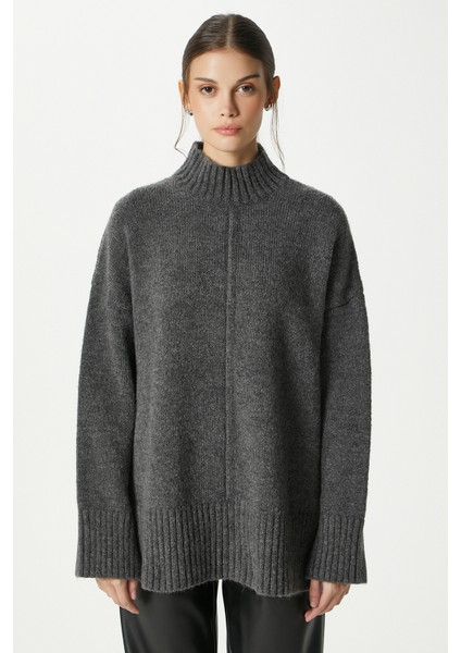 Kadın Wonder Yumuşacık Dik Yaka Antrasit Yırtmaçlı Oversize Triko Kazak