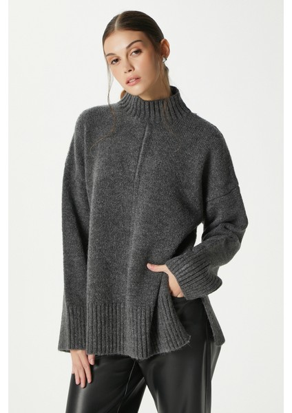 Kadın Wonder Yumuşacık Dik Yaka Antrasit Yırtmaçlı Oversize Triko Kazak fiyatları