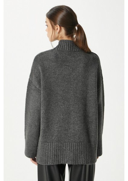 Kadın Wonder Yumuşacık Dik Yaka Antrasit Yırtmaçlı Oversize Triko Kazak indirimleri