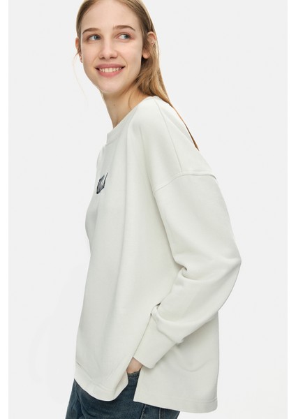 Olvera Kemik Rengi Bisiklet Yaka Nakışlı Loose Fit Kadın Sweatshirt fırsatları