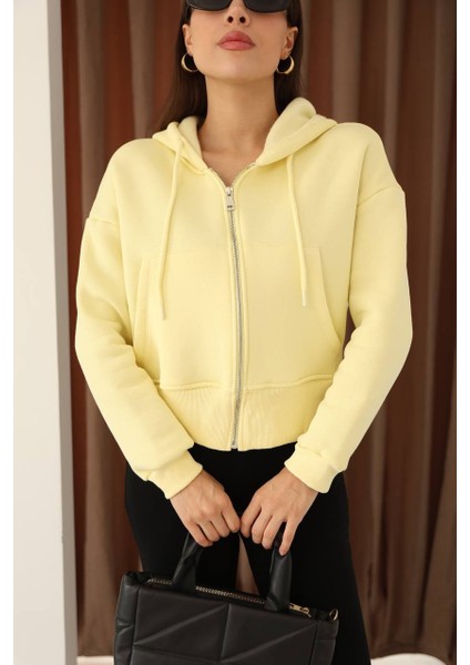 Kadın Fermuarlı Kapşonlu Beyaz Bol Crop Sweatshirt