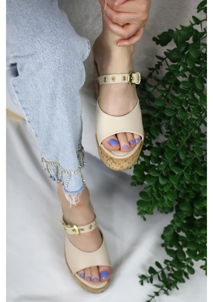 Kadın Mantar Topuklu Sandalet Terlik Bej modelleri
