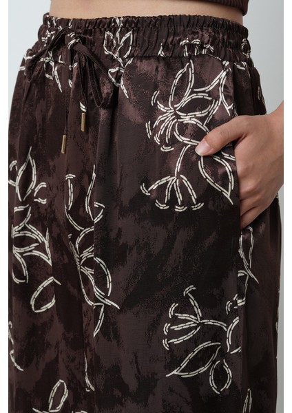 Kadın Çiçek Desenli Kahverengi Jakarlı Bol Paça Desenli Pantolon fırsatları