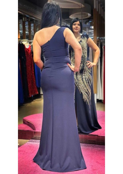 Lacivert Tek Omuzlu Yırtmaçlı Düz Kesim Krep Uzun Abiye Elbise 7632 indirimleri