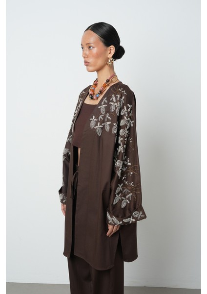 Kadın Yakası ve Kolları Boncuk Işlemeli Oversize Uzun Kimono fiyatları