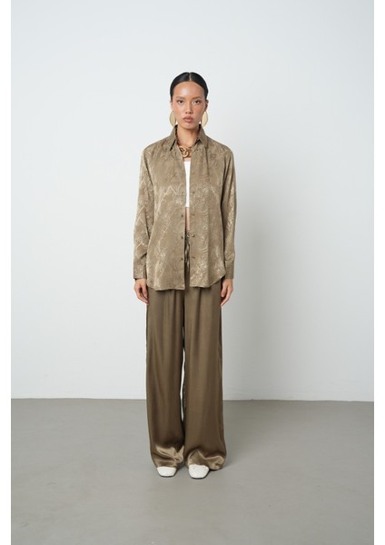 Kadın Haki Renk Desenli Altın Düğmeli Gömlek fırsatları