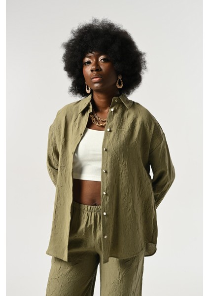 Kadın Düğme Detaylı Kırışık Kumaş Düz Renk Gömlek modelleri