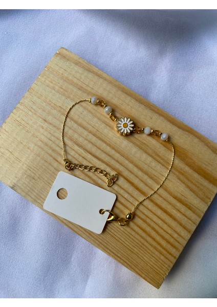 Gold Beyaz Taşlı Papatya Detaylı Bileklik