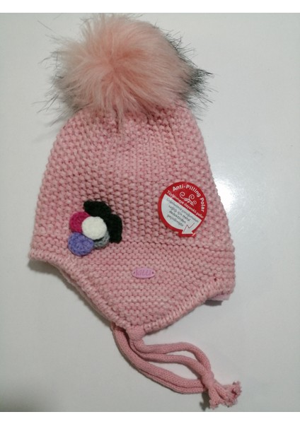 Kız Bebek Çiçek Figürlü Kulak Korumalı Ponponlu Örgü Bere 0-18 Ay modelleri