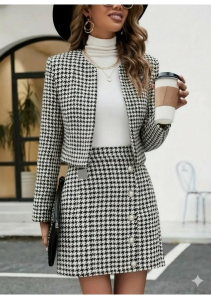 Kadın Uzun Kollu Önü Açık Dokuma Ceket ve Mini Etek Ikili Takım