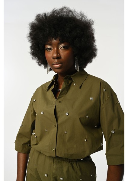 Kadın Önü Taş Işlemeli Truvakar Kollu Haki Renk Gömlek