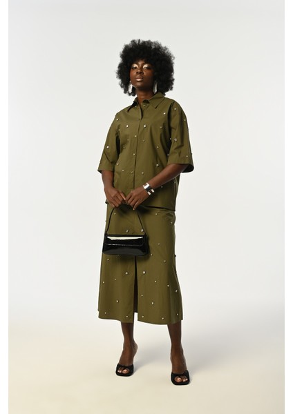 Kadın Önü Taş Işlemeli Truvakar Kollu Haki Renk Gömlek