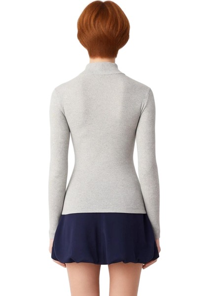 Kadın Beyaz Fitted Vücuda Oturan Dik Yaka Uzun Kol Esnek Örme Bluz Günlük Kullanım Için Idealdir fırsatları