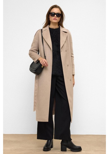 Apolet Detaylı Çıt Çıt Kapamalı Oversize Moher Kaban Kum 3147