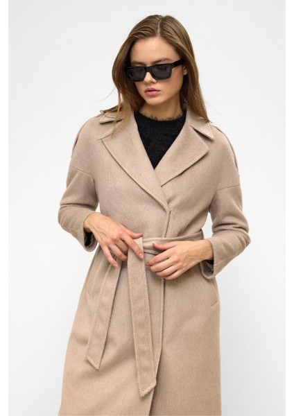 Apolet Detaylı Çıt Çıt Kapamalı Oversize Moher Kaban Kum 3147