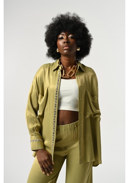 Kadın Önü ve Kolları Taş-Pul Işlemeli Düz Renk Gömlek