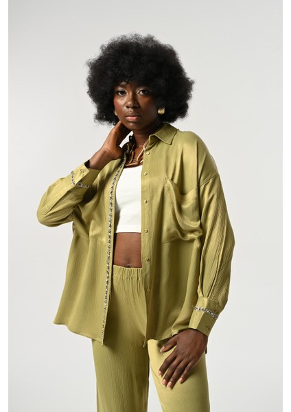 Kadın Önü ve Kolları Taş-Pul Işlemeli Düz Renk Gömlek fiyatları