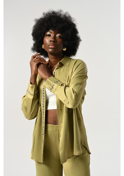 Kadın Önü ve Kolları Taş-Pul Işlemeli Düz Renk Gömlek modelleri