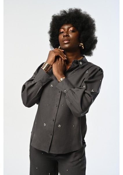 Kadın Önü ve Kolları Taş Işlemeli Antrasit Renk Gömlek fiyatları