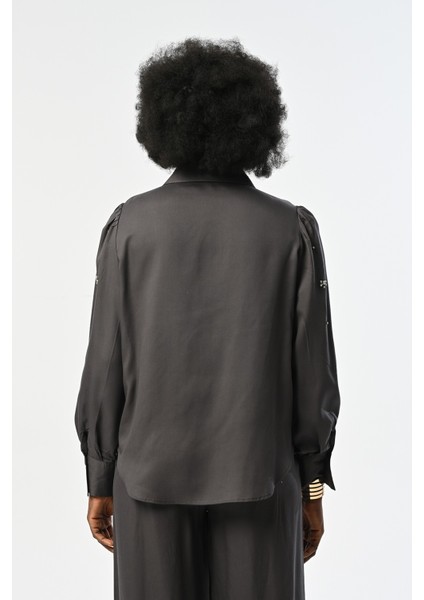 Kadın Önü ve Kolları Taş Işlemeli Antrasit Renk Gömlek indirimleri