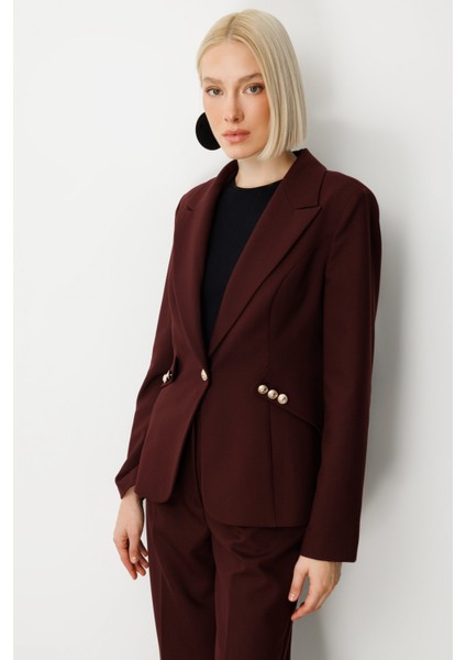 Kadın Omzu Vatkalı Düğme Aksesuarlı Ceket 5017 Bordo fiyatları