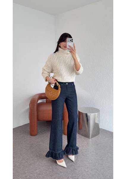 Paça Fırfırlı Koyu Jean