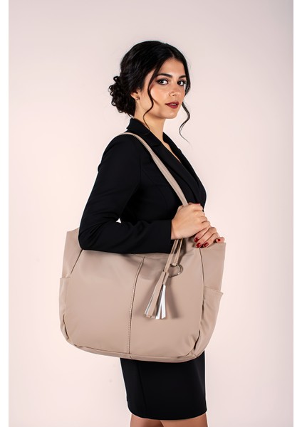 Astarlı Tek Bölmeli Püsküllü El ve Omuz Çantası 111005