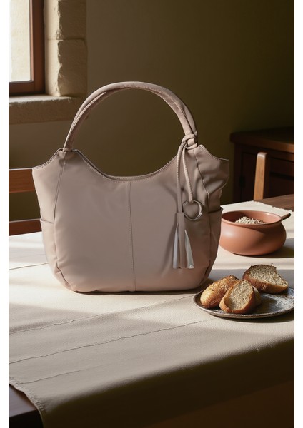 Astarlı Tek Bölmeli Püsküllü El ve Omuz Çantası 111005 fiyatları