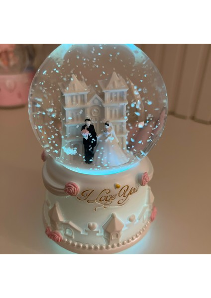 Sevgili Çift Gelin Damat Işıklı Müzikli Orta Boy Kar Küresi TKY0401 modelleri