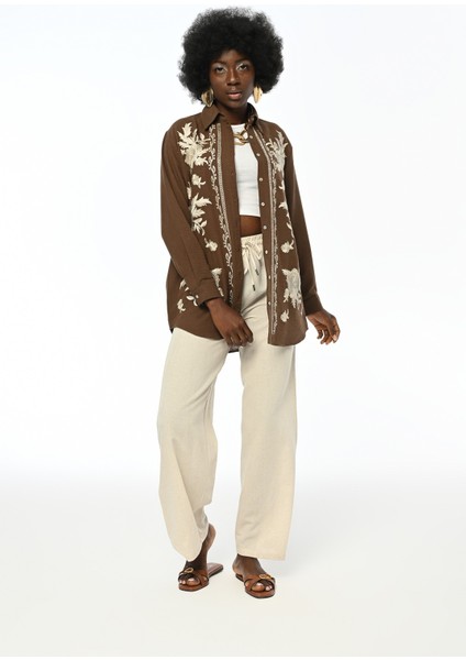 Kadın Önü Çiçek Nakış Işlemeli Düz Renk Gömlek fırsatları